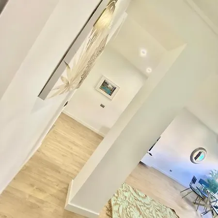Chic Apartments- Free Parking - 10 Min From Bcn Centre By Metro Apartment