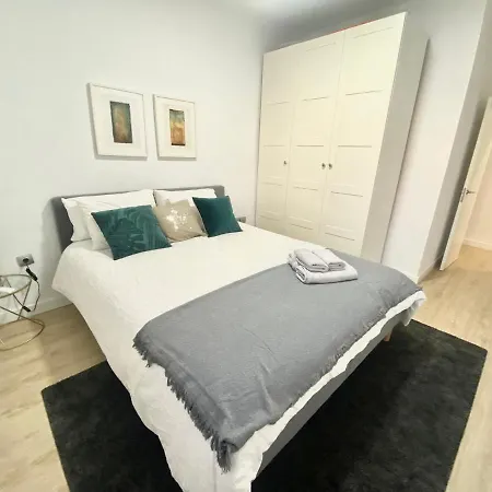 Chic Apartments- Free Parking - 10 Min From Bcn Centre By Metro Apartment Barcelona