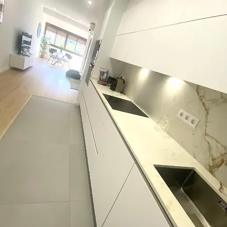 Apartment Chic Apartments- Free Parking - 10 Min From Bcn Centre By Metro Barcelona