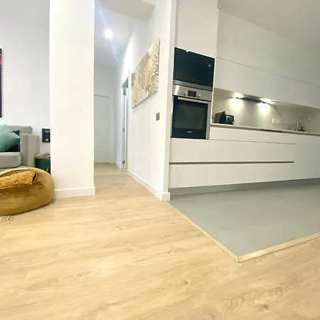 Chic Apartments- Free Parking - 10 Min From Bcn Centre By Metro Apartment Barcelona