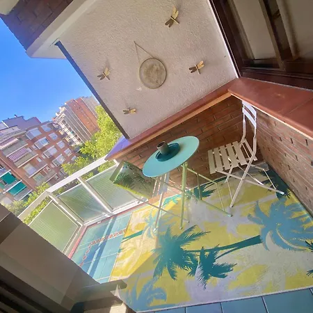Apartment Chic Apartments- Free Parking - 10 Min From Bcn Centre By Metro Barcelona
