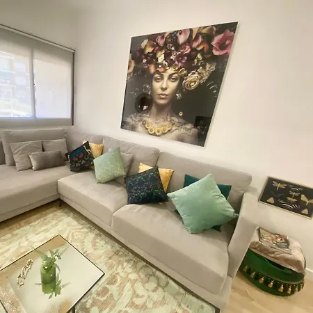 Chic Apartments- Free Parking - 10 Min From Bcn Centre By Metro Apartment Barcelona