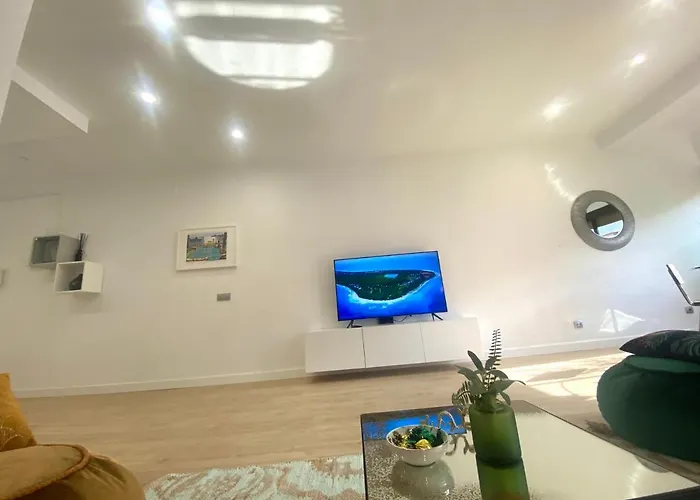 Apartamento Chic Apartments- Free Parking - 10 Min Bcn Center By Metro Barcelona