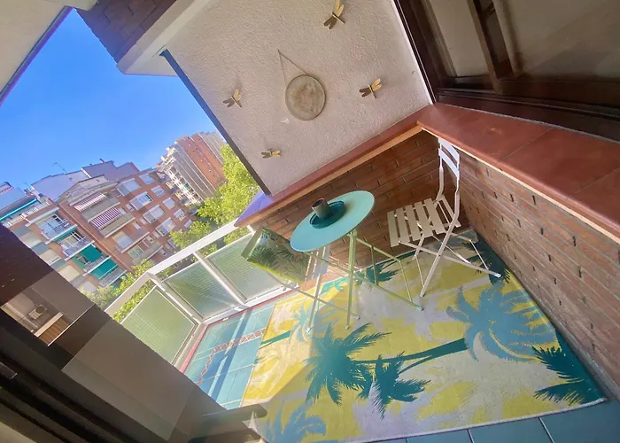 Apartamento Chic Apartments- Free Parking - 10 Min Bcn Center By Metro Barcelona